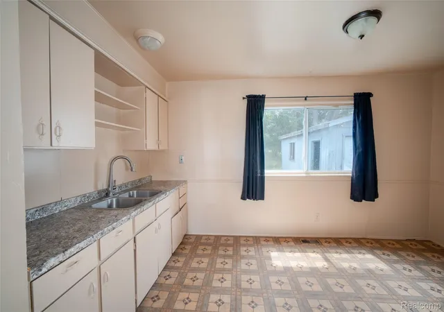 Photo 4 of Single family home for sale at 2045 Flamingo Dr, Mount Morris, MI 48458 | MLS# 20261061663 | Listing updated on 2026-08-22