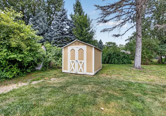 55th image of 120 Montmorency Rd, Rochester Hills, MI 48307 | MLS# 58050217478