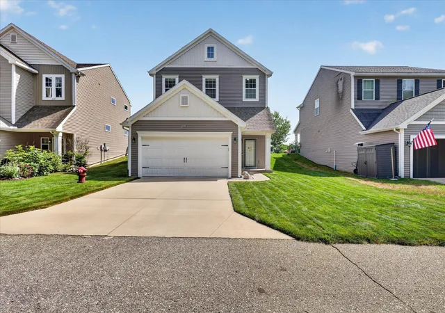 Photo 3 of Single family home for sale at 1314 Highland Hl, Lowell, MI 49331 | MLS# 65026040727 | Listing updated on 2026-09-16