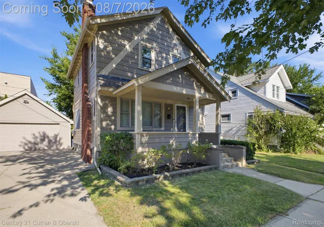 Photo 1 of Sale Pending at 916 Knowles St, Royal Oak, MI 48067 | MLS# 20261061669 | Listing updated on 2026-09-13