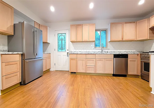 Photo 2 of Single family home for sale at 31784 Penn St, Livonia, MI 48150 | MLS# 20261061673 | Listing updated on 2026-10-20