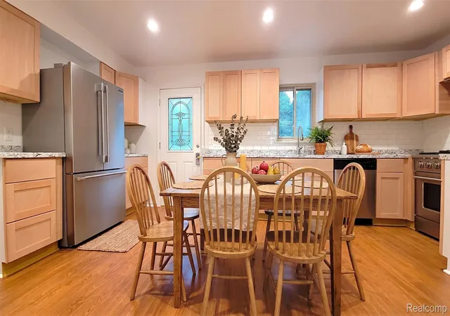 Photo 3 of Single family home for sale at 31784 Penn St, Livonia, MI 48150 | MLS# 20261061673 | Listing updated on 2026-10-20