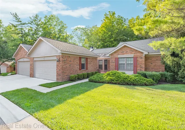 Photo 1 of Condo for sale at 7332 Meadowridge Cir, West Bloomfield, MI 48322 | MLS# 20261061676 | Listing updated on 2026-08-17