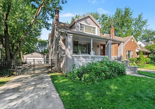 3rd image of 907 University Pl, Grosse Pointe, MI 48230 | MLS# 81026040744