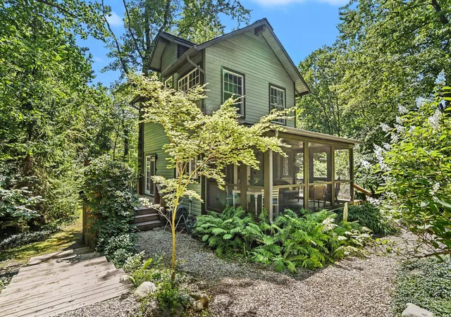 Photo 2 of Single family home for sale at 6650 Pine Ln, Sawyer, MI 49125 | MLS# 69026040734 | Listing updated on 2026-08-21