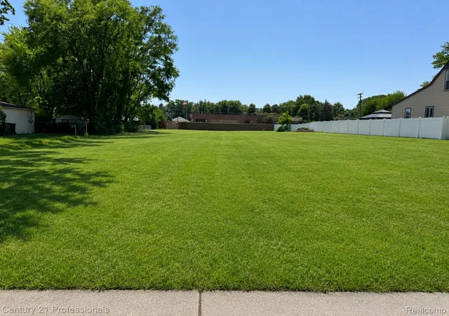 2nd image of 5610 Noll St, Sterling Heights, MI 48310 | MLS# 20261061696