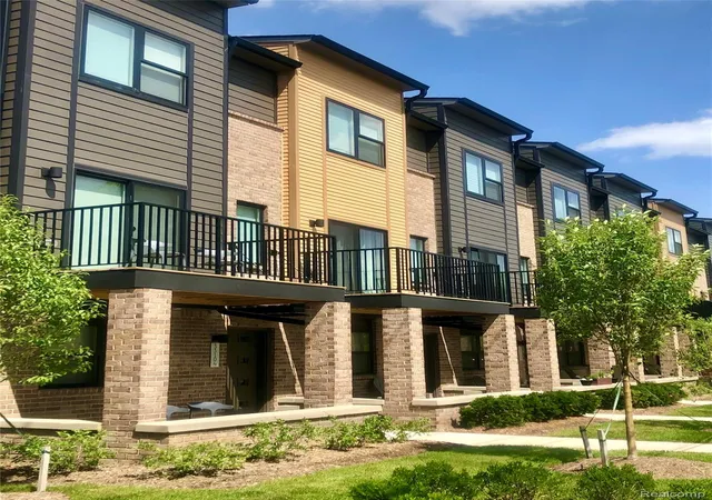 Photo 1 of Condo for sale at 23611 Trailview Ln #32, Farmington, MI 48336 | MLS# 20261061697 | Listing updated on 2026-08-22
