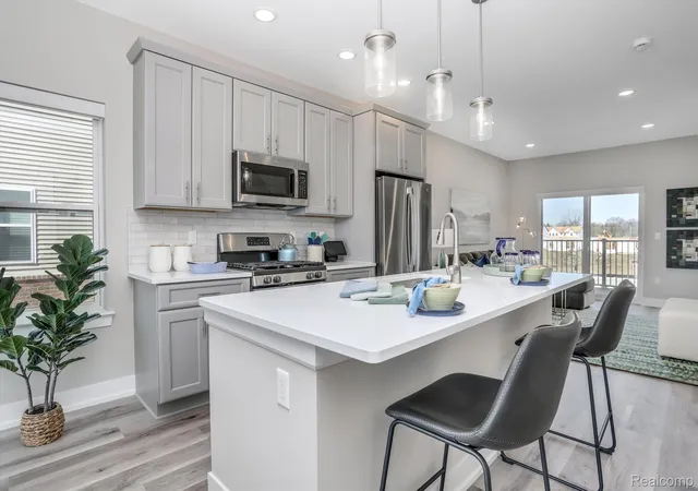 Photo 4 of Condo for sale at 23611 Trailview Ln #32, Farmington, MI 48336 | MLS# 20261061697 | Listing updated on 2026-08-22