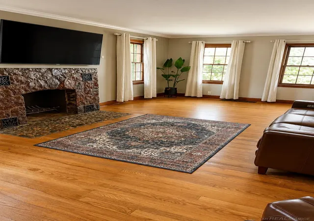 Photo 4 of Single family home for sale at 107 N Reinberg Ave, Scottville, MI 49454 | MLS# 58050217483 | Listing updated on 2026-08-19