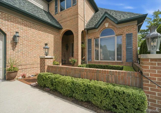 Photo 3 of Single family home for sale at 4108 Gratiot Ave, Port Huron, MI 48060 | MLS# 20261061702 | Listing updated on 2026-09-16
