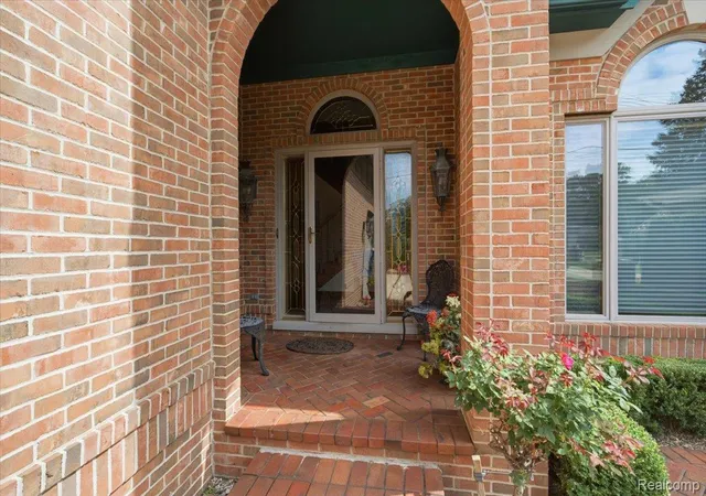 Photo 4 of Single family home for sale at 4108 Gratiot Ave, Port Huron, MI 48060 | MLS# 20261061702 | Listing updated on 2026-09-16