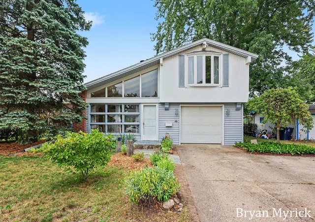 1st image of 202 E 25th St, Holland, MI 49423 | MLS# 71026040758