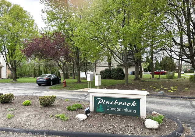 Photo 2 of Condo for sale at 33377 Norfolk St #3, Livonia, MI 48152 | MLS# 20261061715 | Listing updated on 2026-09-01