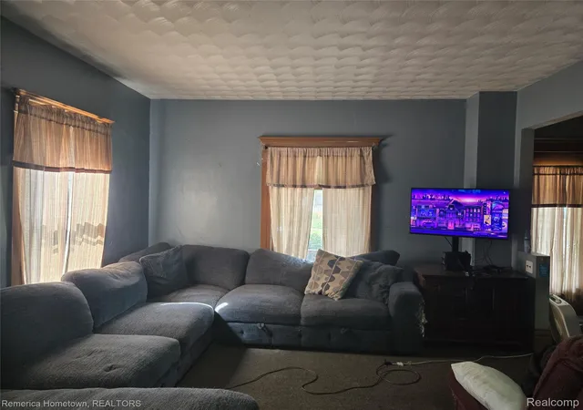 Photo 4 of Single family home for sale at 431 W Walnut St, Kalamazoo, MI 49007 | MLS# 20261061723 | Listing updated on 2026-08-30