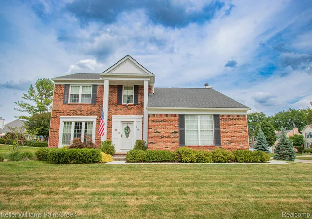 Photo 1 of Sale Pending at 605 Thornridge Dr, Rochester Hills, MI 48307 | MLS# 20261061729 | Listing updated on 2026-08-23