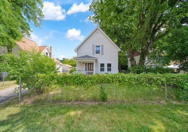 3rd image of 1407 Merriman St, Jackson, MI 49203 | MLS# 55026040768