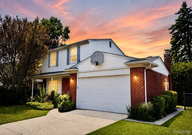 Photo 2 of Single family home for sale at 30121 Woodhouse Dr, Warren, MI 48092 | MLS# 20261061731 | Listing updated on 2026-08-30