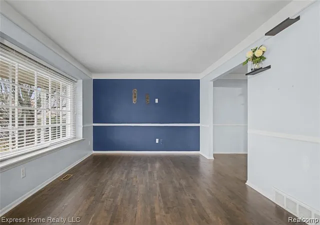 Photo 4 of Single family home for sale at 30121 Woodhouse Dr, Warren, MI 48092 | MLS# 20261061731 | Listing updated on 2026-08-30
