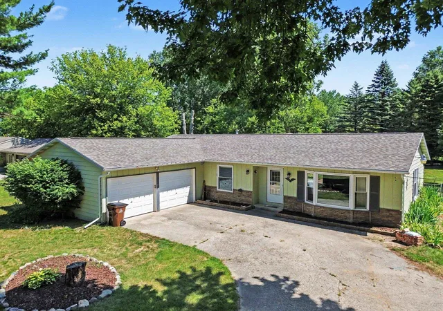 1st image of 3831 Green Acres Dr, Mount Pleasant, MI 48858 | MLS# 79080071964