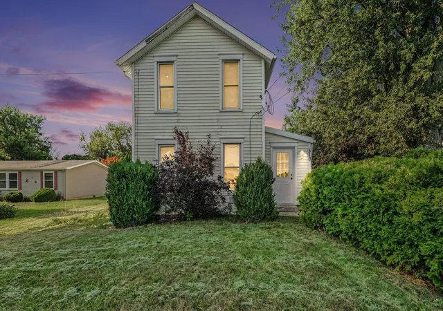 Photo 2 of Single family home for sale at 510 W Elm St, Reading, MI 49274 | MLS# 53026040772 | Listing updated on 2026-08-05