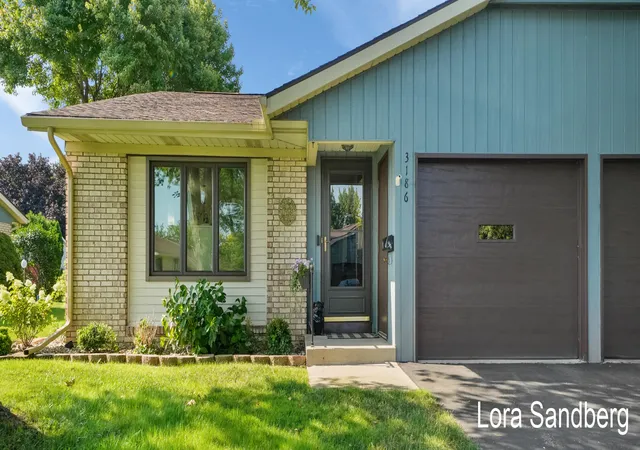 Listing Photo 2 - Condo for sale in building located at 3186 Beechnut Ln, Hudsonville, MI 49426