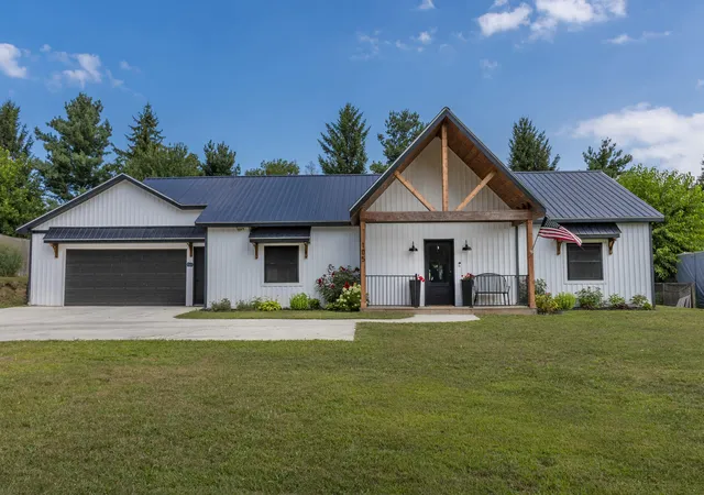 1st image of 105 Dogwood Cir, Dowagiac, MI 49047 | MLS# 69026040783