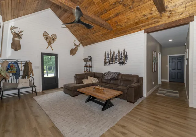 Photo 4 of Single family home for sale at 105 Dogwood Cir, Dowagiac, MI 49047 | MLS# 69026040783 | Listing updated on 2026-09-13