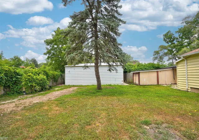 5th image of 2955 Nathan Dr, Flint, MI 48506 | MLS# 5050217507