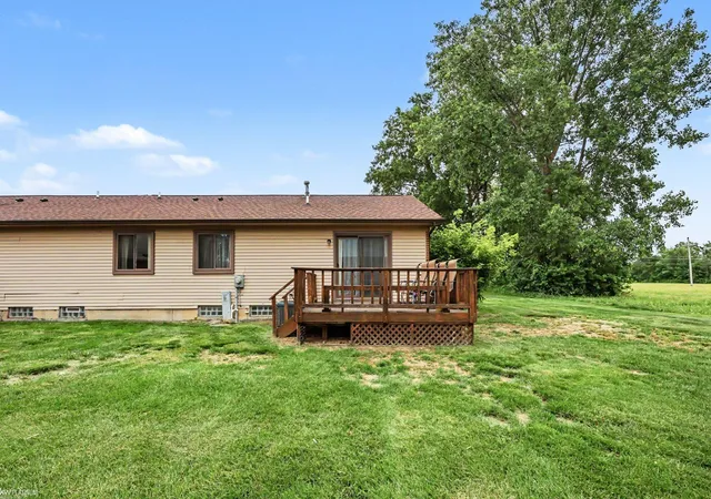 2nd image of 16958 Kingsbrooke Dr, Clinton Township, MI 48038