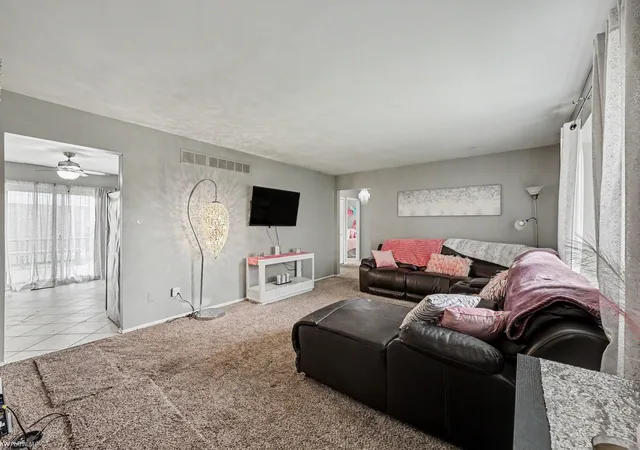 5th image of 16958 Kingsbrooke Dr, Clinton Township, MI 48038 | MLS# 58050217508
