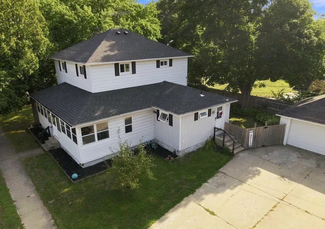 1st image of 826 S Park St, Hastings, MI 49058 | MLS# 65026040785