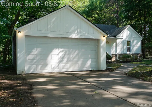 2nd image of 24300 Simmons Ave, Southfield, MI 48033 | MLS# 20261061759