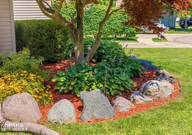 Photo 2 of Single family home for sale at 886 Montana St, Marysville, MI 48040 | MLS# 58050217510 | Listing updated on 2026-08-29