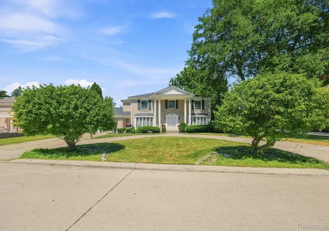 4th image of 60 Stillmeadow Ln, Grosse Pointe Shores, MI 48236 | MLS# 20261061760