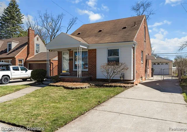 Photo 2 of Single family home for sale at 9956 Arnold St, Redford, MI 48239 | MLS# 20261061771 | Listing updated on 2026-08-11
