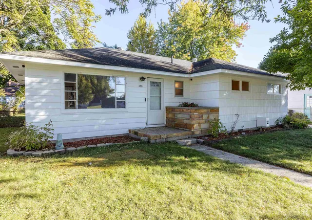 3rd image of 386 E Perkins, Merrill, MI 48637 | MLS# 61050217514