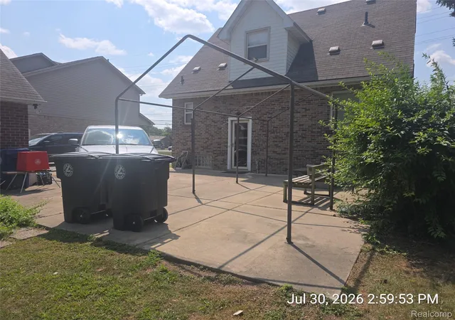 3rd image of 15940 Newburgh Rd, Livonia, MI 48154 | MLS# 20261061780
