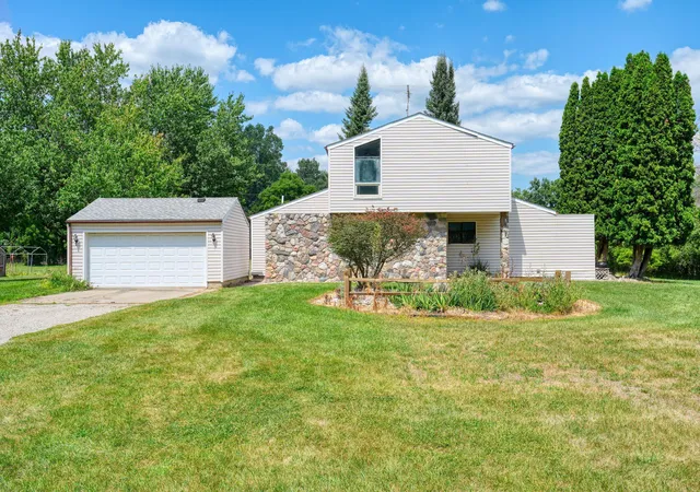 Photo 2 of Single family home for sale at 13142 Taylor Rd, Brooklyn, MI 49230 | MLS# 55026040797 | Listing updated on 2026-09-06