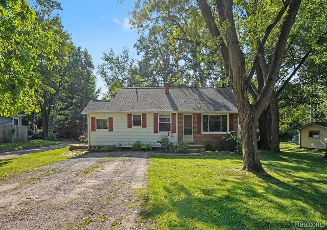 2nd image of 6440 Riverdale Rd, Whitmore Lake, MI 48189 | MLS# 20261061785