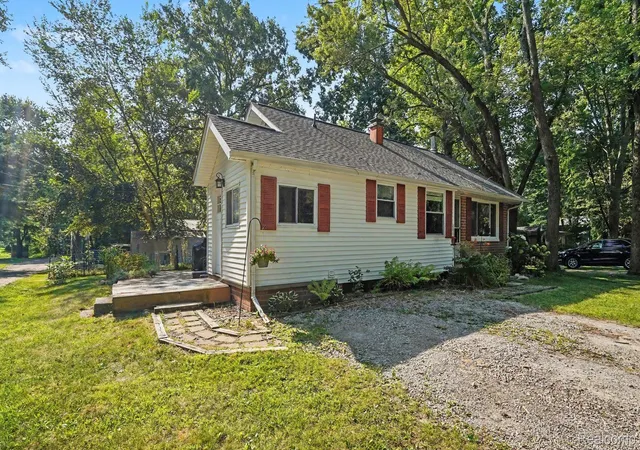 image of 6440 Riverdale Rd, Whitmore Lake, MI 48189 | MLS# 20261061785