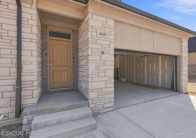 Photo 2 of Condo for sale at 460 Cornerstone Dr #58, Oxford, MI 48371 | MLS# 20261061790 | Listing updated on 2026-08-14