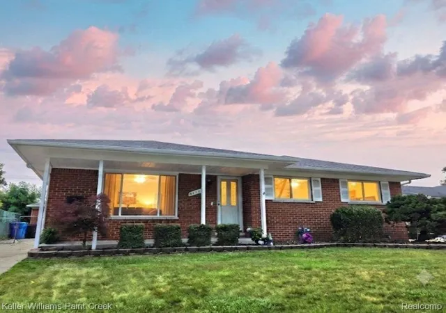Photo 1 of Sale Pending at 31527 Pinto Dr, Warren, MI 48093 | MLS# 20261061791 | Listing updated on 2026-09-14
