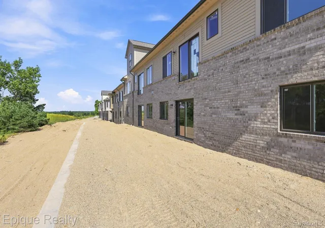 Photo 2 of Condo for sale at 405 Cornerstone Dr #66, Oxford, MI 48371 | MLS# 20261061793 | Listing updated on 2026-08-14
