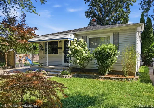 2nd image of 17690 Colgate St, Dearborn Heights, MI 48125 | MLS# 20261061800