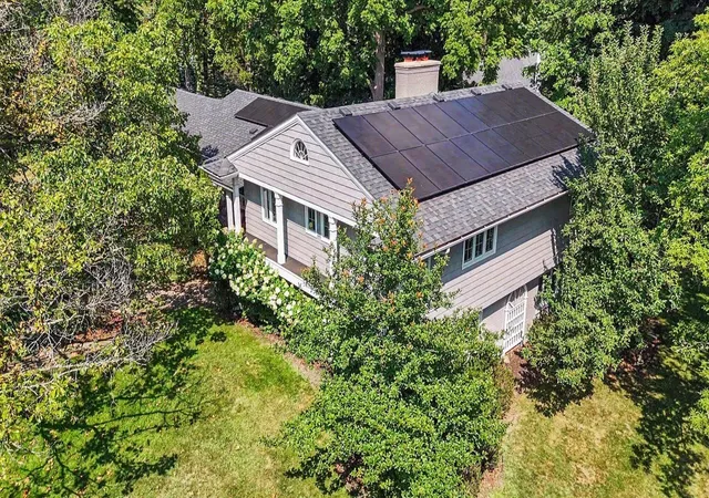 Photo 3 of Single family home for sale at 25800 Franklin Park Ct, Franklin, MI 48025 | MLS# 81026040807 | Listing updated on 2026-09-01