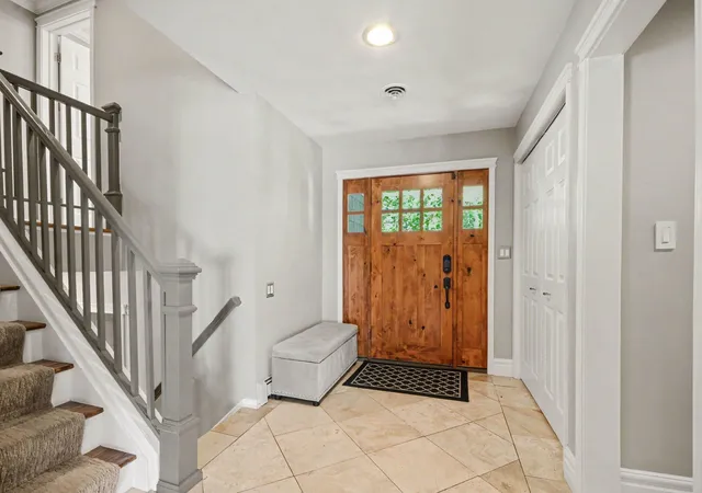 Photo 5 of Single family home for sale at 25800 Franklin Park Ct, Franklin, MI 48025 | MLS# 81026040807 | Listing updated on 2026-09-01