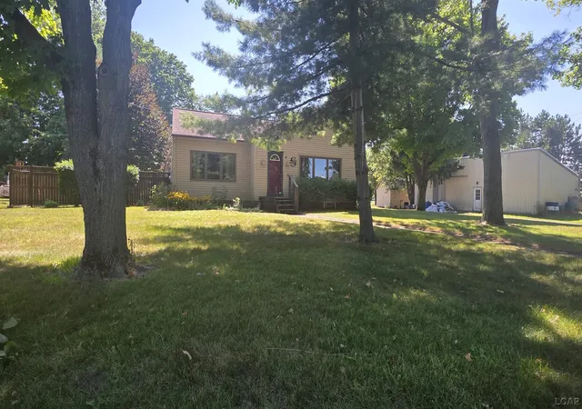 Photo 3 of Single family home for sale at 120 W Weston Rd, Morenci City Lenawee, MI 49256 | MLS# 56050217522 | Listing updated on 2026-09-25