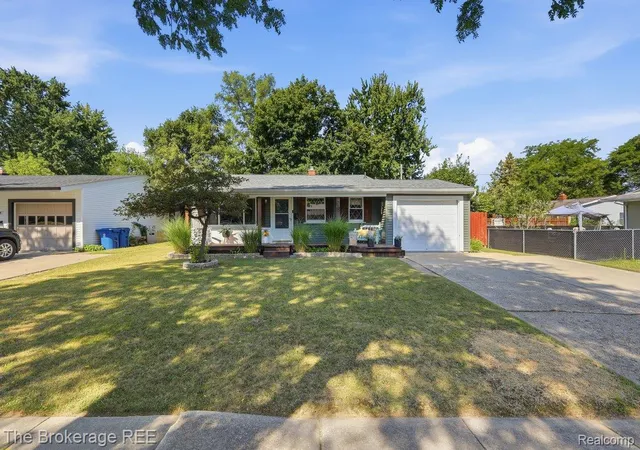 4th image of 710 Tamarac Dr, Davison, MI 48423 | MLS# 20261061808