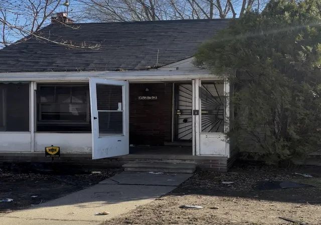 1st image of 16232 Manning St, Detroit, MI 48205 | MLS# 81026040820