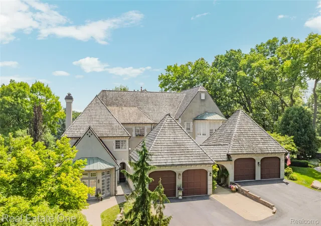 2nd image of 5443 Bristol Parke Dr, Clarkston, MI 48348 | MLS# 20261061829